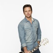 Charles Esten - List pictures