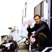 Hugh Laurie - List pictures