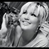 Tami Chynn - List pictures