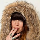 Black Bananas - List pictures