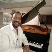 Bobby Lyle - List pictures