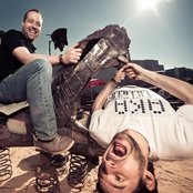 Aka Aka - List pictures