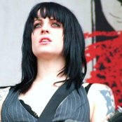 Brody Dalle - List pictures