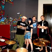 Sumo Cyco - List pictures