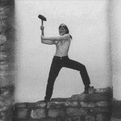 Absurd - List pictures