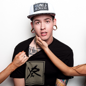 T. Mills - List pictures