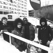 De Facto - List pictures