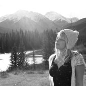 Basia Bulat - List pictures