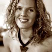 Coral Egan - List pictures