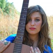 Sarah Simmons - List pictures