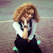 Izzy Bizu - List pictures