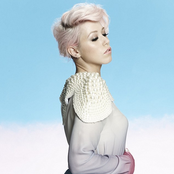 Amelia Lily - List pictures