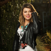 Kelly Clarkson - List pictures