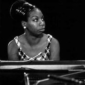 Simone Nina - List pictures