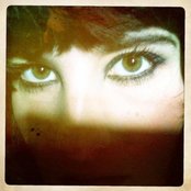 Ren Harvieu - List pictures