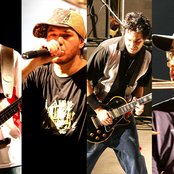 Charlie Brown Jr - List pictures