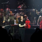 Yanni - List pictures