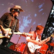 Brave Combo - List pictures