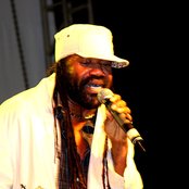 Tony Rebel - List pictures