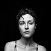 Polica - List pictures
