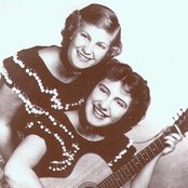 The Davis Sisters - List pictures