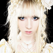 Yohio - List pictures