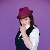 Jann Arden - List pictures