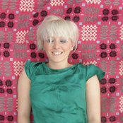 Cate Le Bon - List pictures