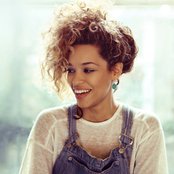 Izzy Bizu - List pictures