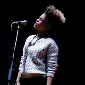 Andreya Triana - List pictures