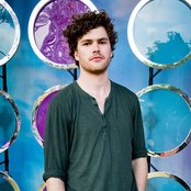 Vance Joy - List pictures