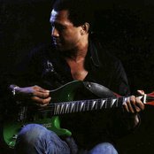 Ellis Hooks - List pictures