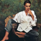 Easton Sheena - List pictures