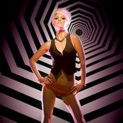 Tami Chynn - List pictures