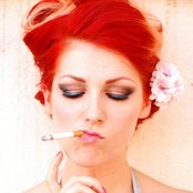 Bonnie Mckie - List pictures