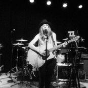 Zz Ward - List pictures