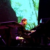 Ryan Farish - List pictures