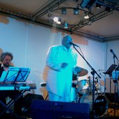 Phil Perry - List pictures