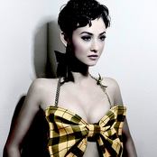 Krys Ivory - List pictures