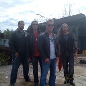 Fozzy - List pictures