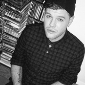 Daniel Merriweather - List pictures