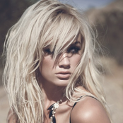 Lauren Bennett - List pictures