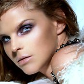 Ana Johnsson - List pictures