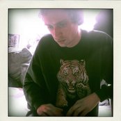 Lone - List pictures