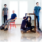 Polica - List pictures