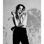 Daisy Dares You - List pictures