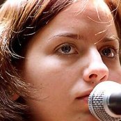 Laura Imbruglia - List pictures