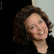 Deirdre Flint - List pictures