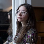 Laura Barrett - List pictures