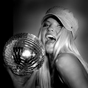 Ella - List pictures